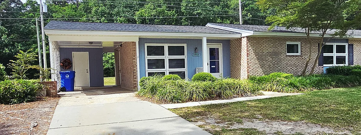 Building Photo - 3903 Spruce Dr