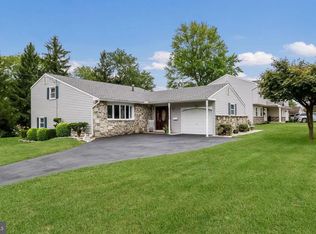 300 Hogeland Rd, Southampton, PA 18966