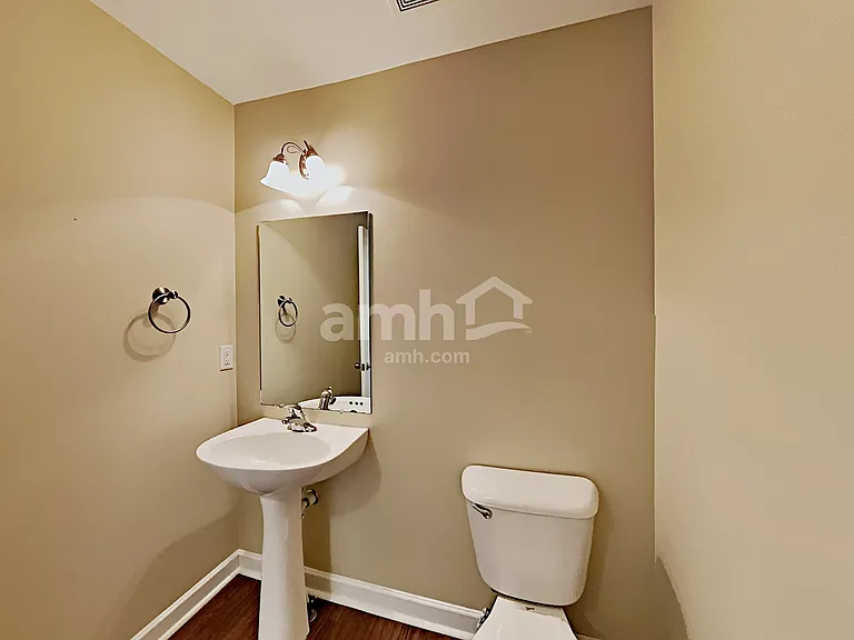 982 Acadia Ct — Photo 8