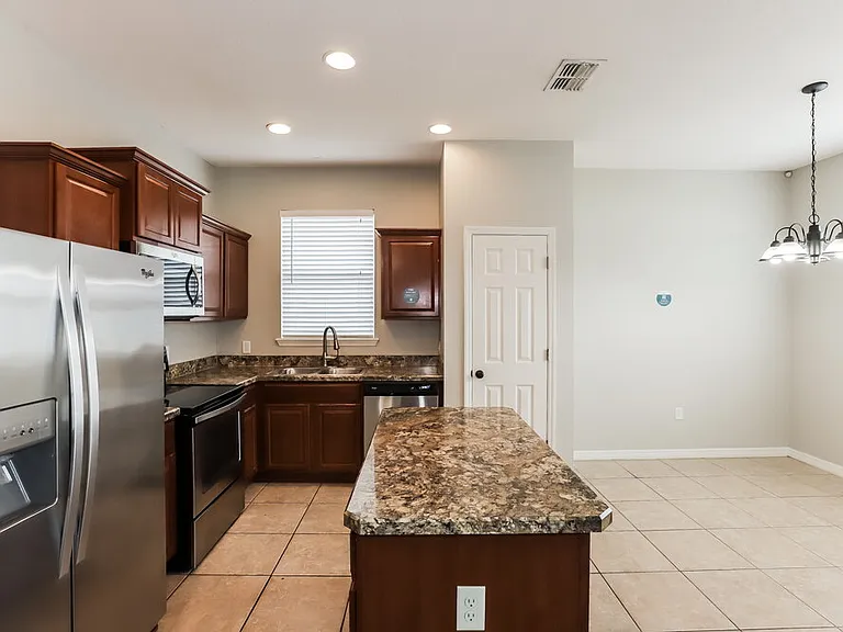 925 Krenson Woods Rd — Photo 7