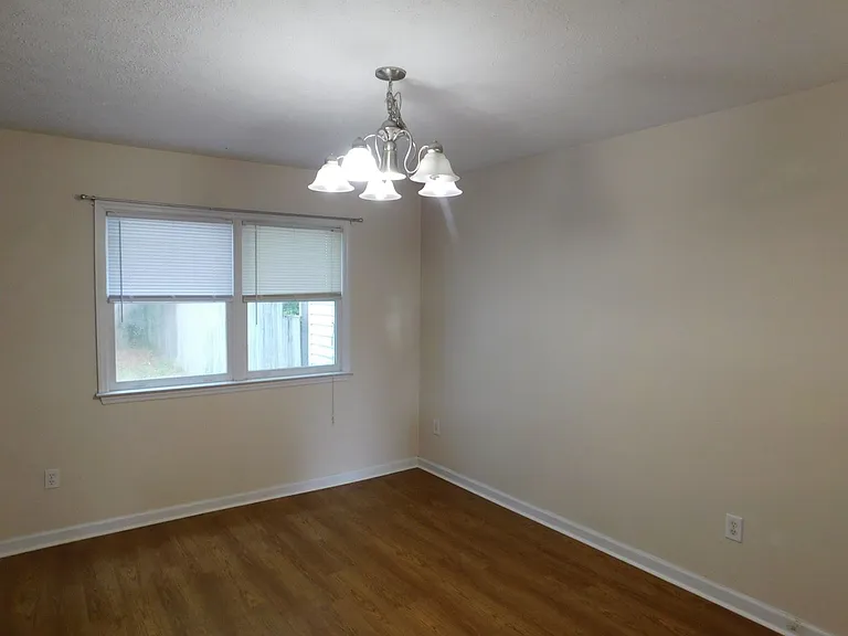 7 Donnell Ave — Photo 4