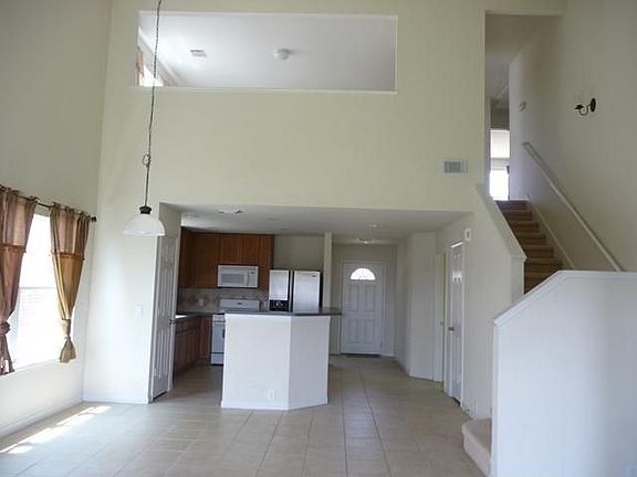 2nd image of 9406 Bauer Oaks Dr