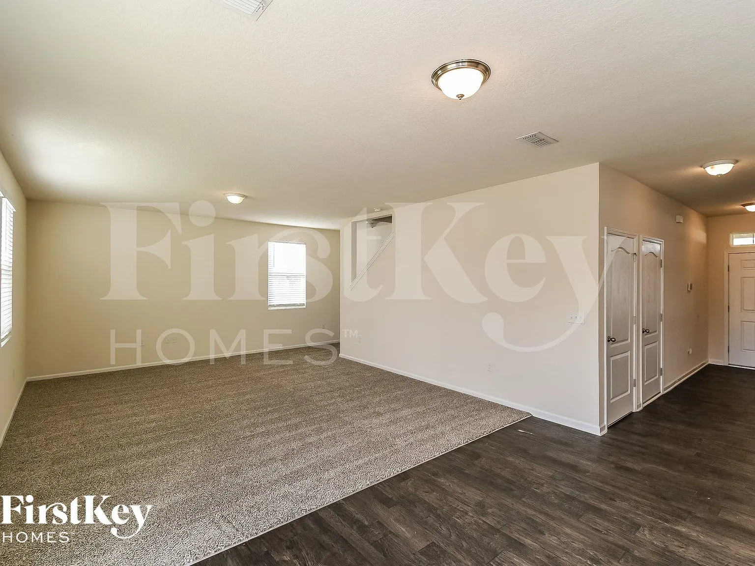 4 bed, 2.5 bath, 2346 sqft, $2,525 — Photo 3