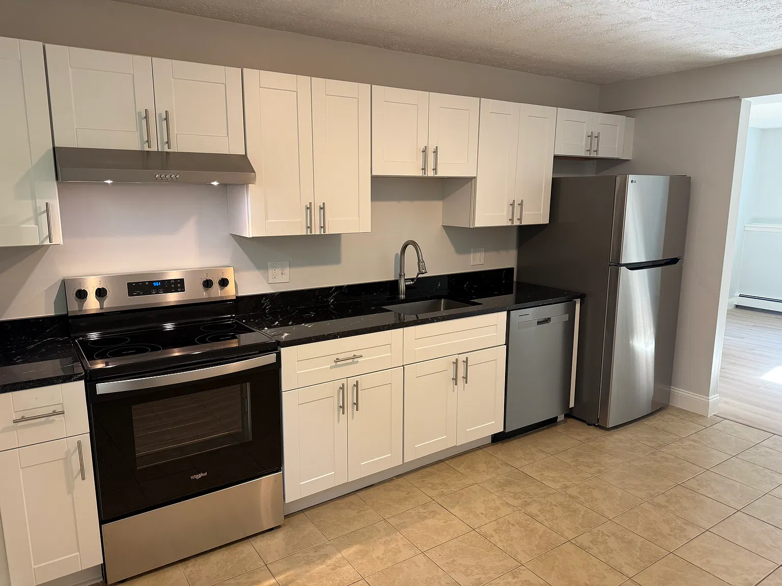 2 bed, $1,825 — Photo 2