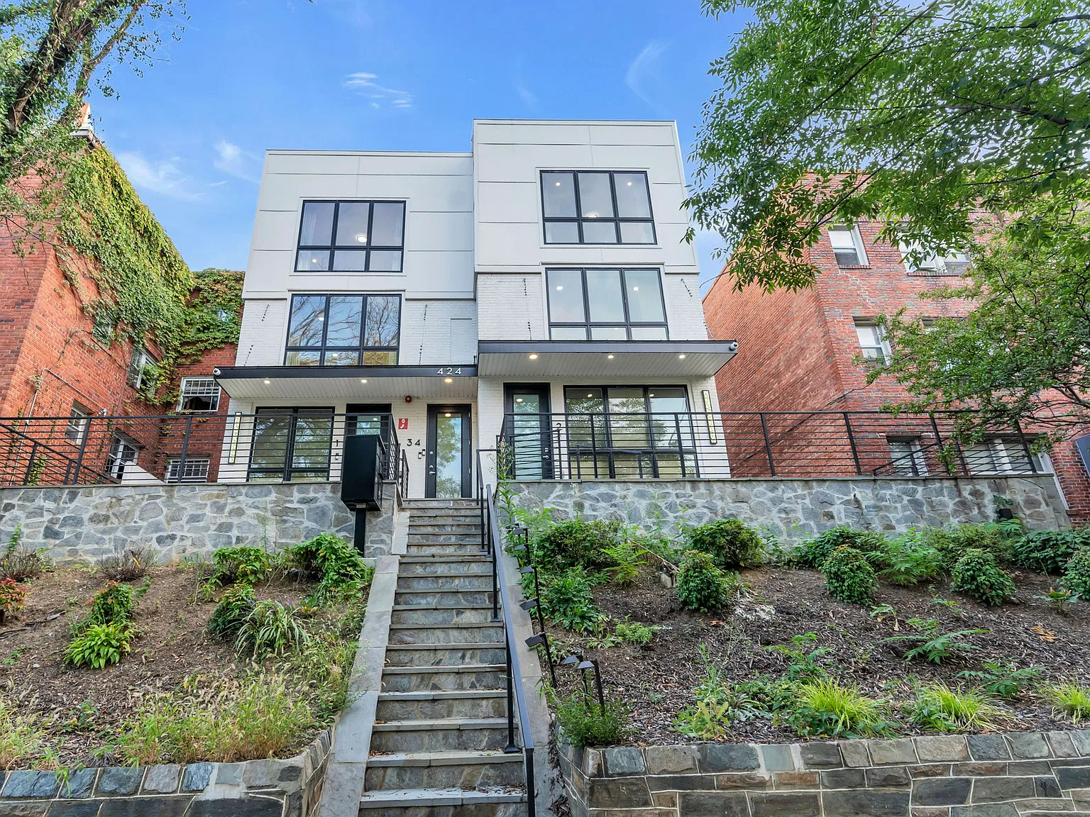 3 bed, $7,500 — Photo 1