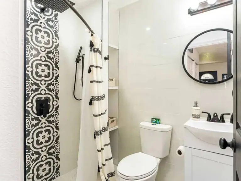 2301 Carlton Dr #1 — Photo 5