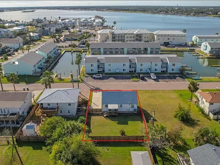7 Lauderdale Dr — Photo 4