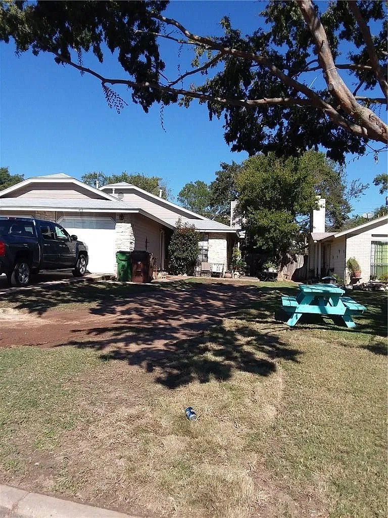 3 bed, 2.0 bath, 1014 sqft, $1,500 — Photo 2