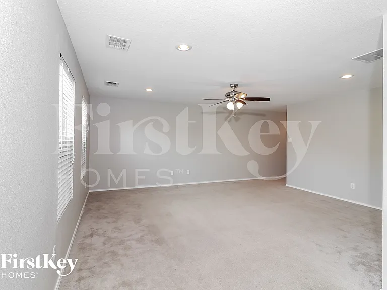 6933 Meadow Way Ln — Photo 3
