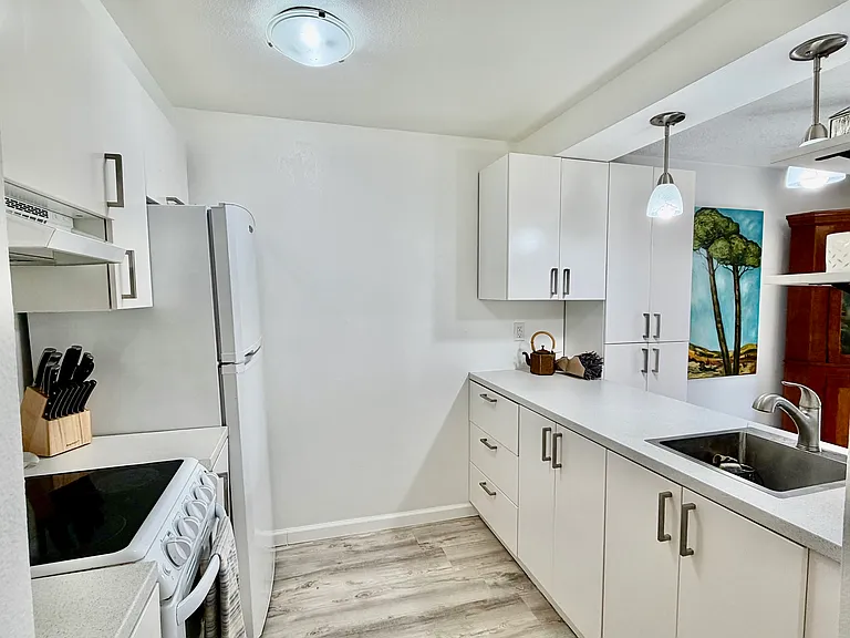 44 Eagle Crest Dr #9 — Photo 5