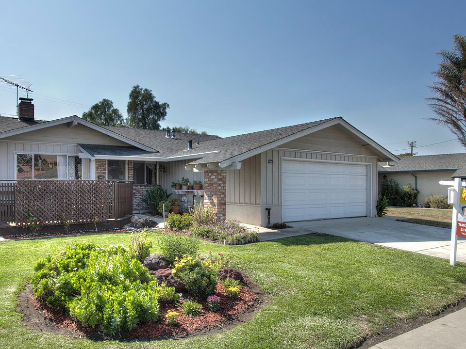 1st image of 44809 Camellia Dr