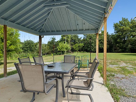 3rd image of 942 Fay Creek Rd