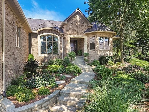 2nd image of 28527 N Seminole Ct