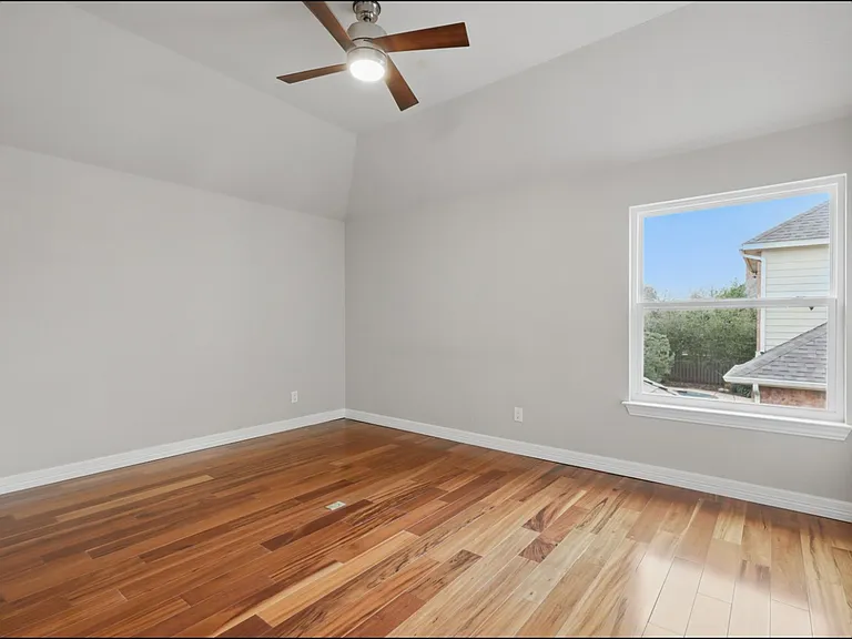 727 Ashleigh Ln — Photo 43