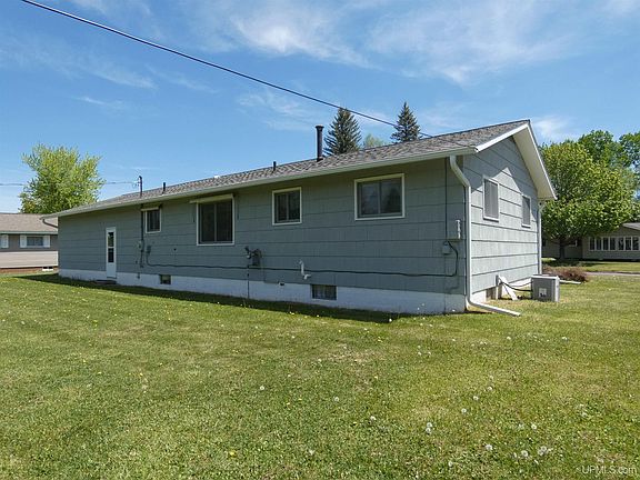 4th image of 16 Hemlock St