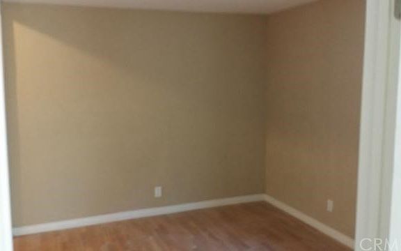 5th image of 726 W 43rd St