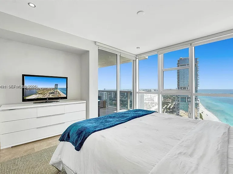 18201 Collins Ave #5202 — Photo 4