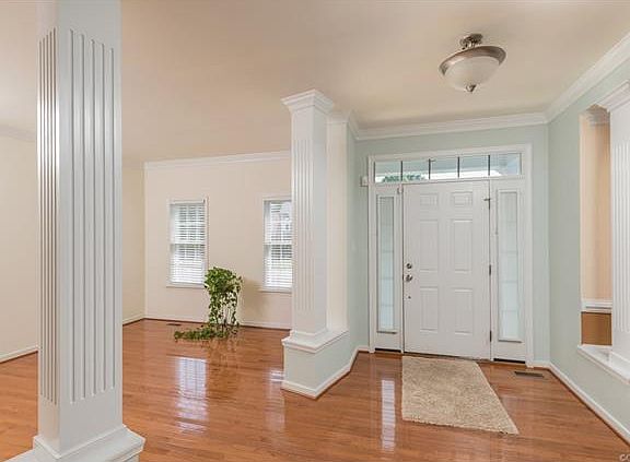 5th image of 1009 Staples Trace Ct