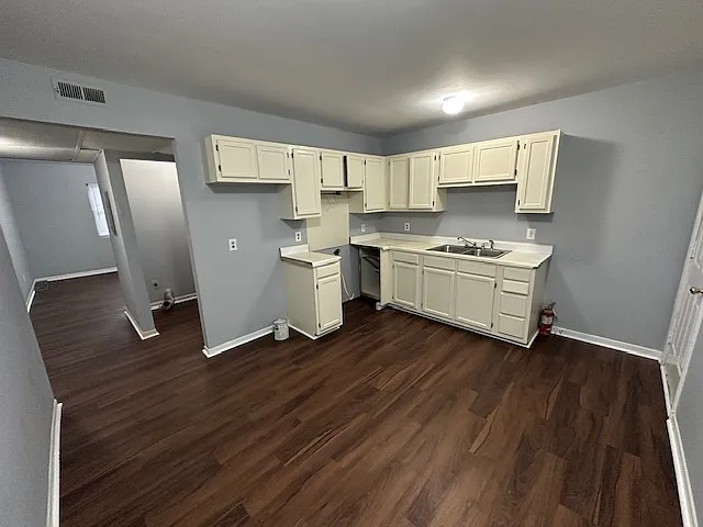 1225 New Hope Ln #D — Photo 6