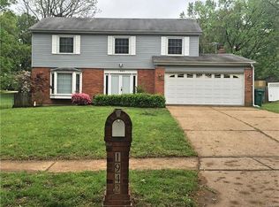 1942 Cathedral Hill Dr, Saint Louis, MO 63138