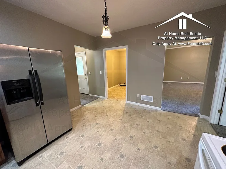 821 Court St #B — Photo 9