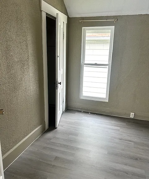 2207 Glen Ct — Photo 10