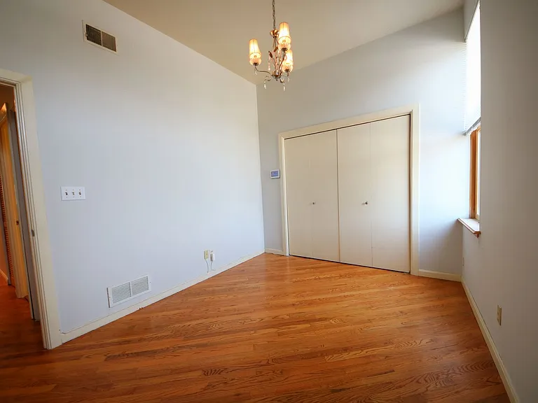 2325 1/2 Hickory St #B — Photo 18