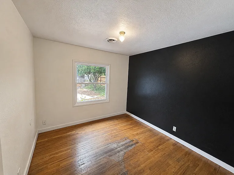 815 Gold St — Photo 13