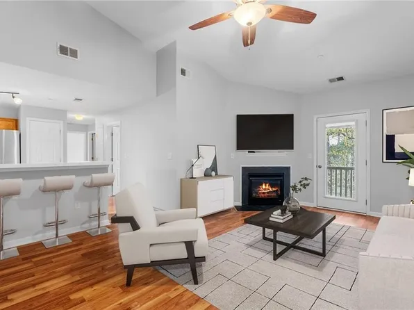 408 Egret Lndg APT 304, Virginia Beach, VA 23454