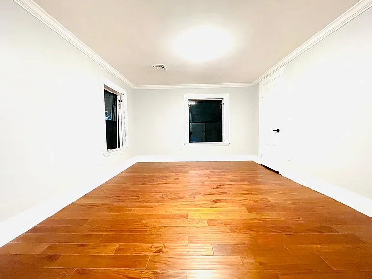 21 Maple St — Photo 17