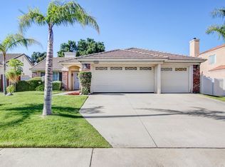 2820 W Plaza Serena Dr, Rialto, CA 92377