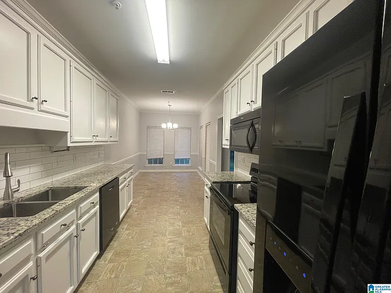 681 Treymoor Dr — Photo 4