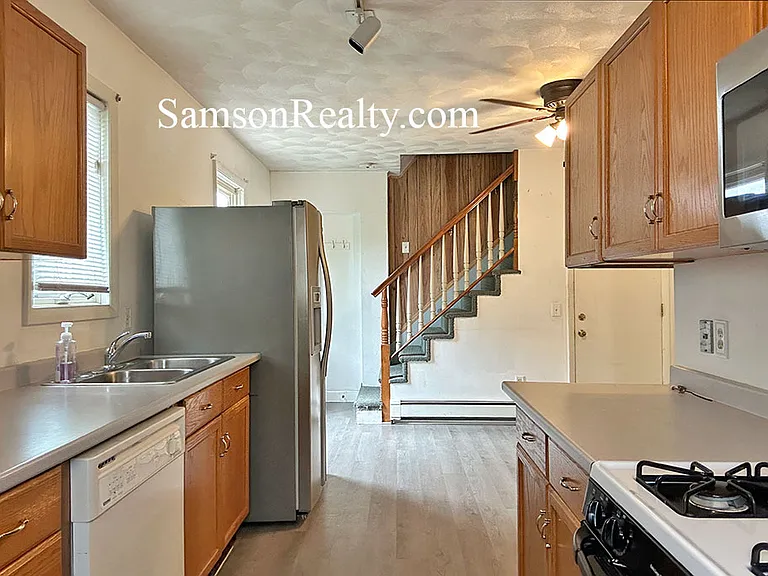 1230 Plainfield St #1230 — Photo 3