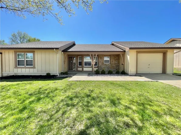 18826 Sunrise Dr, Belton, MO 64012