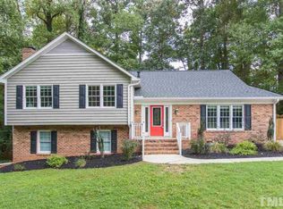 1123 Fernlea Ct, Cary, NC 27511