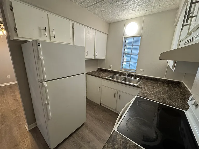 330 45th Ave S #5 — Photo 9