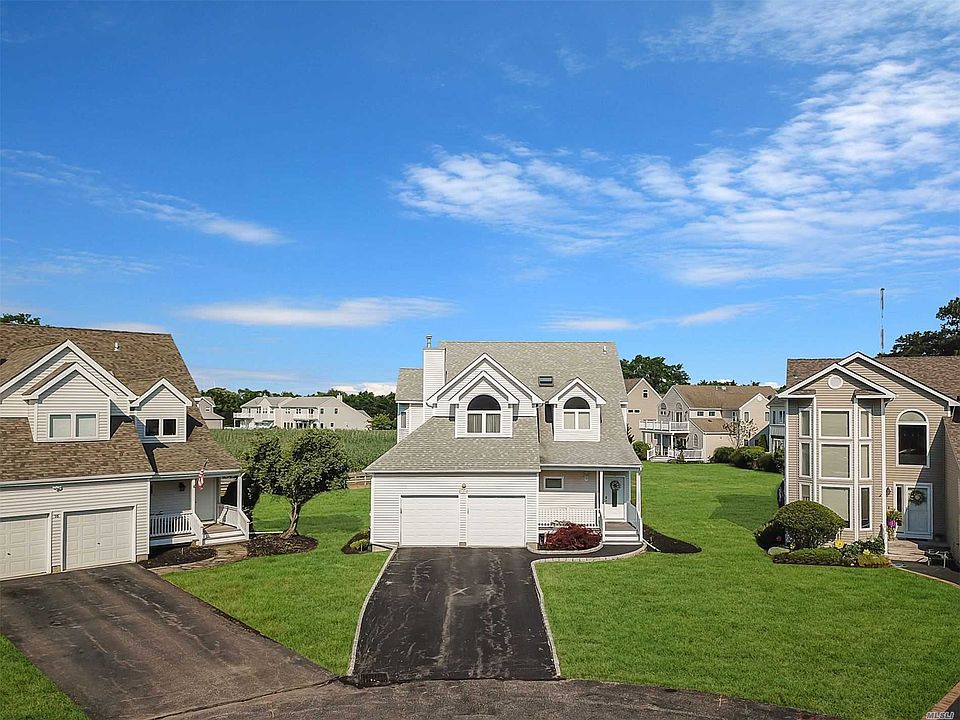 1st image of 19 Spinnaker Ct