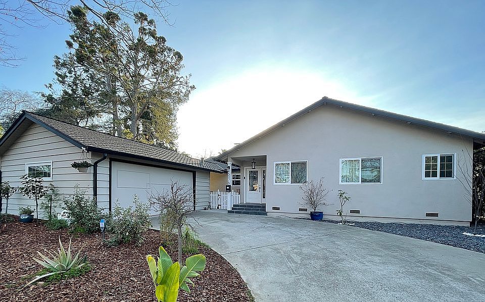 1st image of 5075 Elester Dr