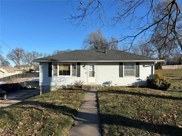825 Trevillian Dr, Saint Joseph, MO 64507