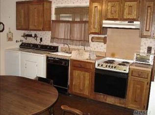 67 Iroquois Ave, Selden, NY 11784