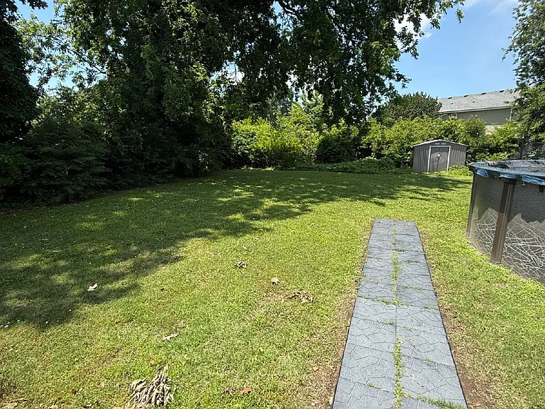 908 Spaulding Dr — Photo 3