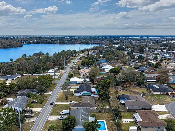 3rd image of 405 Lake Ned Rd