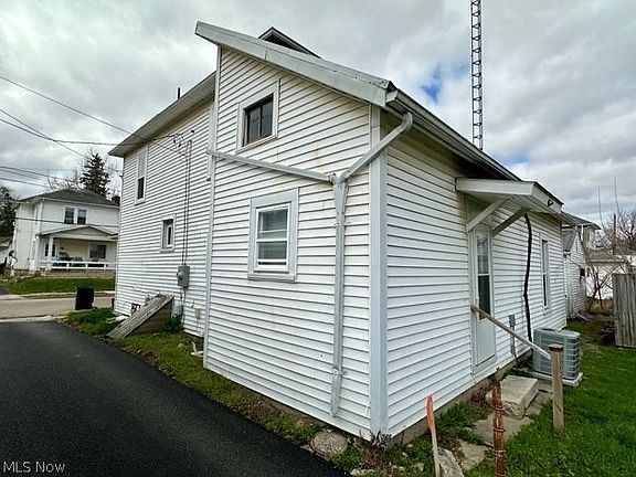 4th image of 219 Gordon St
