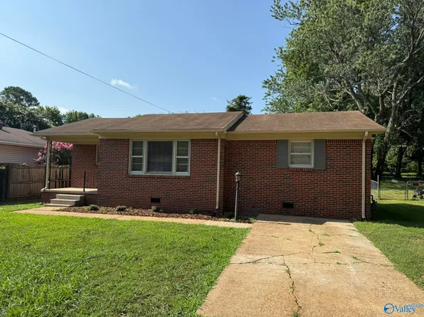 1911 Bluebird Ave NW, Huntsville, AL 35816