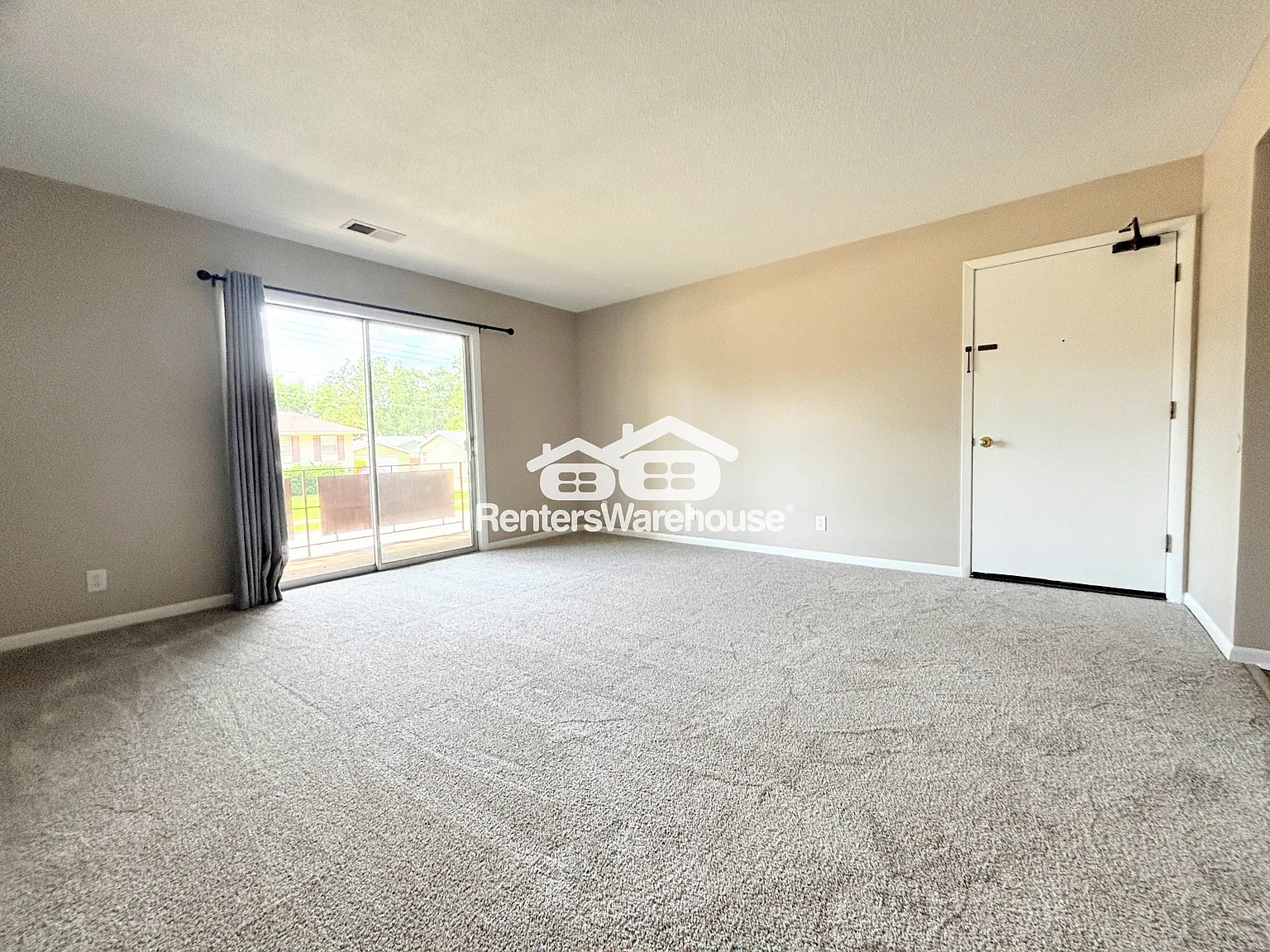 Adorable 2 Bedroom Apartment for Rent — Photo 4