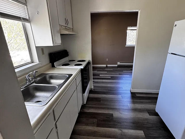 643 S Weed Blvd — Photo 2