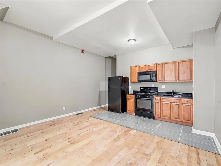 2112 Orthodox St — Photo 13