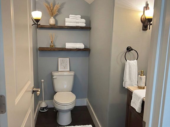 1st floor bathroom