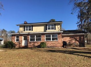 1318 Lesesne Dr, Manning, SC 29102