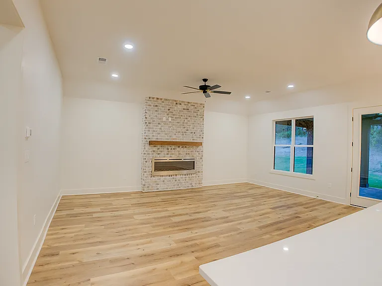 77 Kings Pond Cv — Photo 11